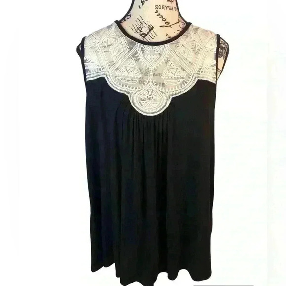 Green Envelope LA Women’s 1X Black Pin Tucked Sleeveless Blouse Sheer Top - Picture 1 of 6